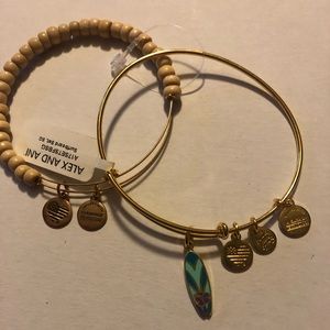 Alex and ani Surfboard set bracelet